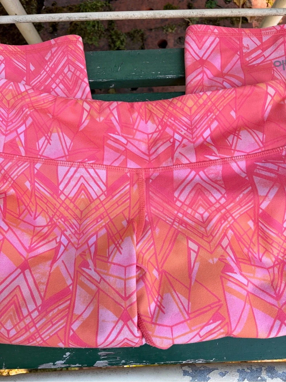 ALO Yoga Pink & Coral Geometric Active Skirt